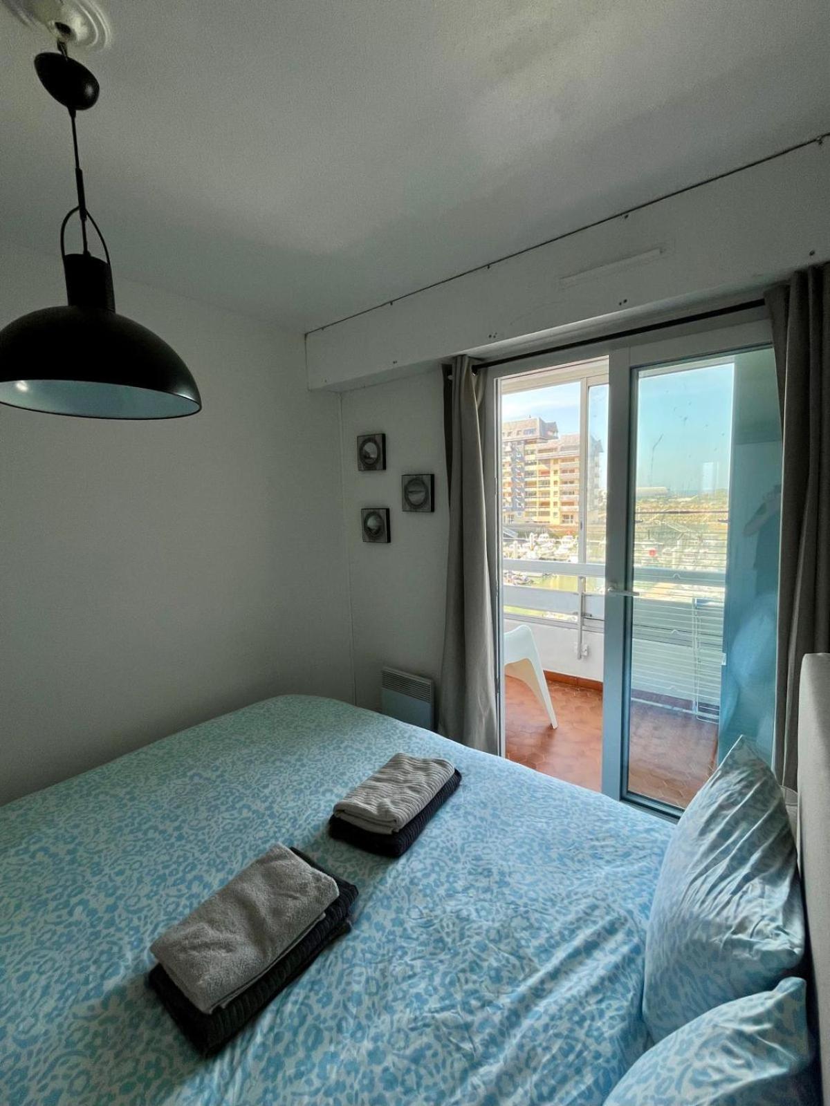 Appartement Vue Mer Et Marina, Loggia - Parking Courseulles-sur-Mer Exteriör bild